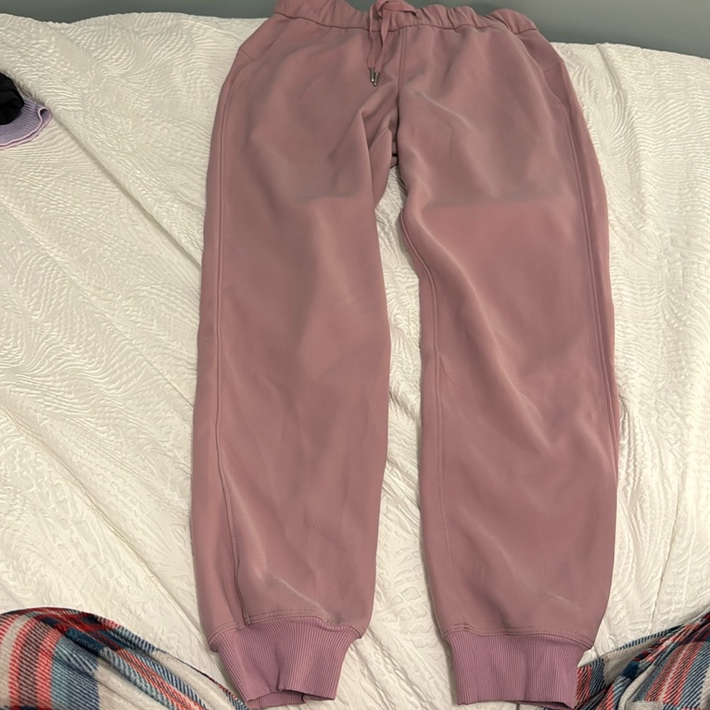 Lululemon joggers mauve colored worn twice
